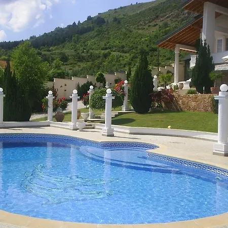 Toneli Villa
